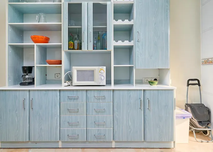 Апартаменты Poolside *