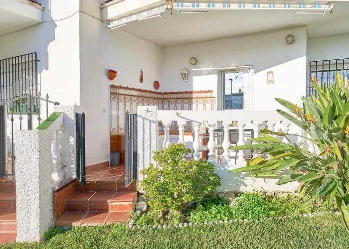 Апартаменты Poolside