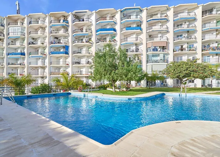 Апартаменты Poolside